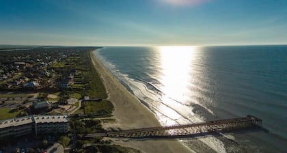 IOP - Oceanfront Condo! Avoinna 15-18.   