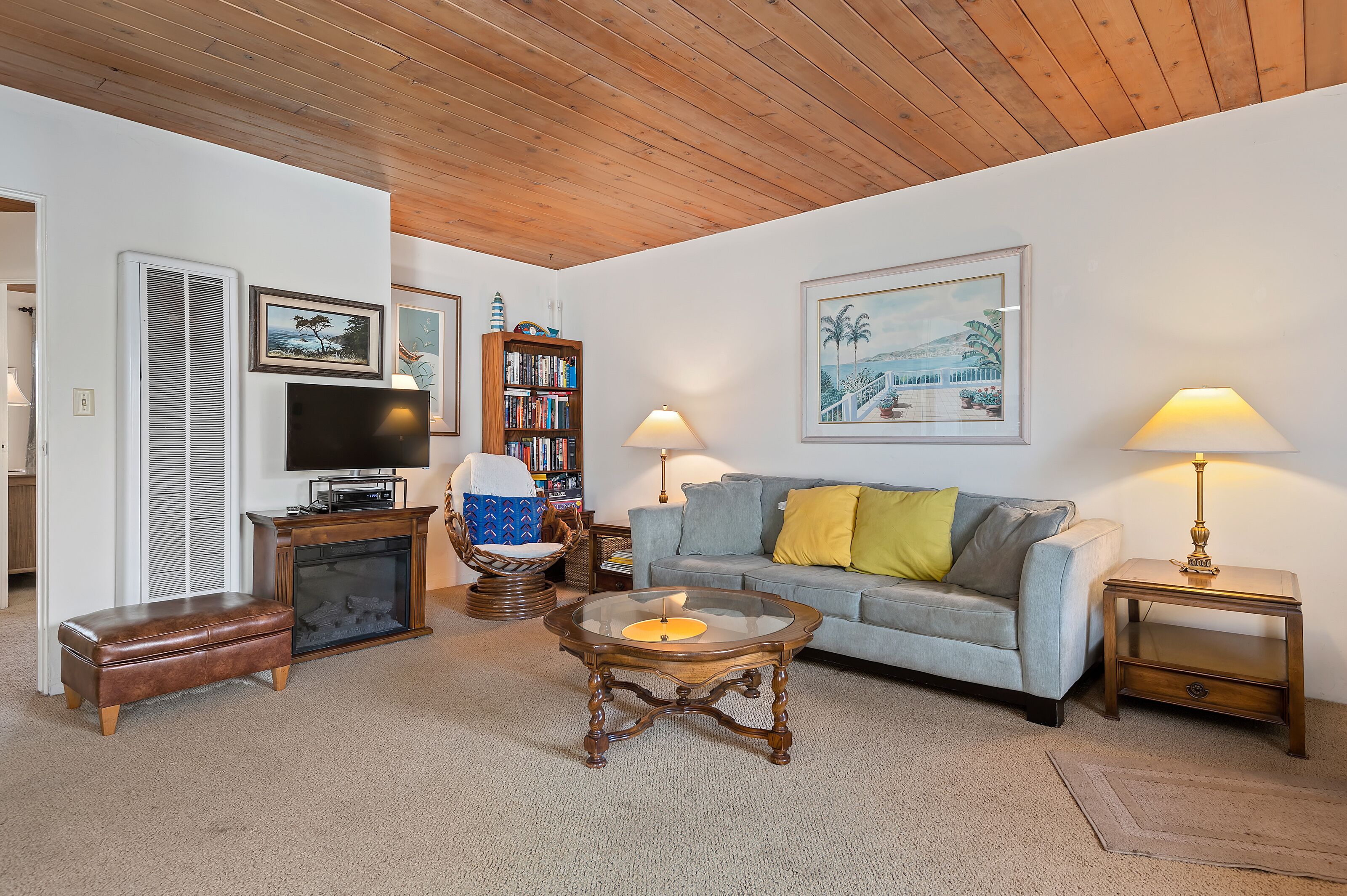 Less than 1 block from the beach!