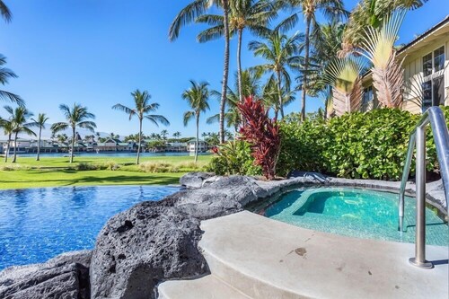 Heated Pool and includes beach gear!  Waikoloa Fairway Villa L4