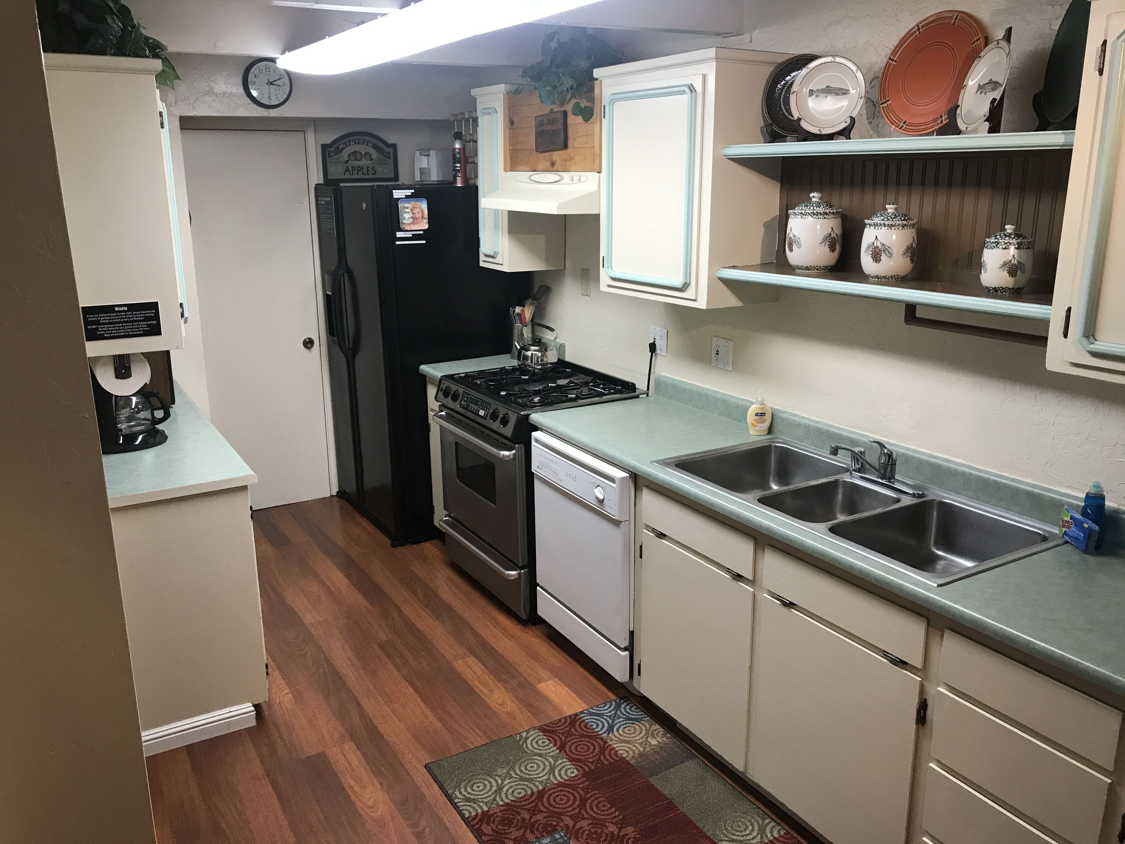 Sugar Pine Cabin - We have Sriracha!!