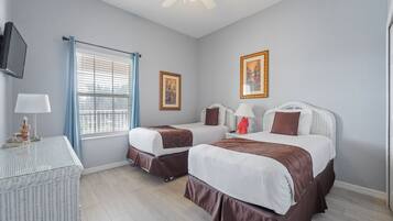 3 bedrooms, in-room safe, iron/ironing board, free WiFi