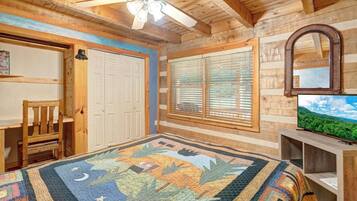 3 bedrooms, iron/ironing board, internet, bed sheets