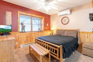 3 bedrooms, iron/ironing board, Internet, bed sheets - Cozy Bear Cabin- Mtn Cabin, Hot Tub, Gas Grill, Foosball, Ping Pong/Air Hockey (Seven Devils)