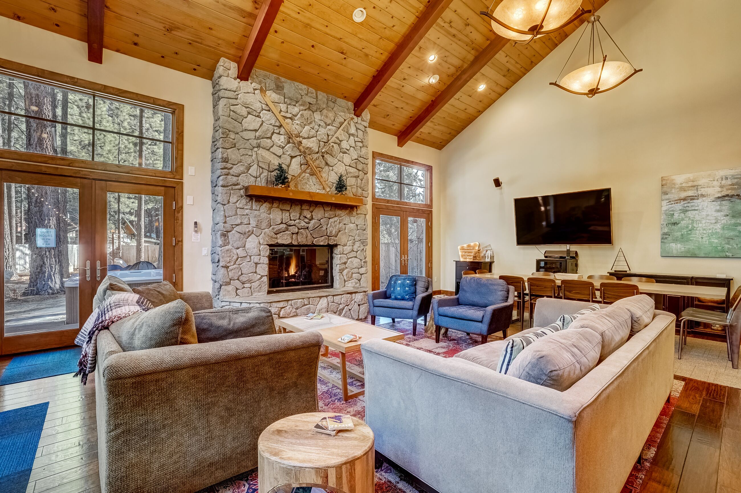 Stunning luxury getaway w/ hot tub, fire pit, huge backyard & walk to food/bars