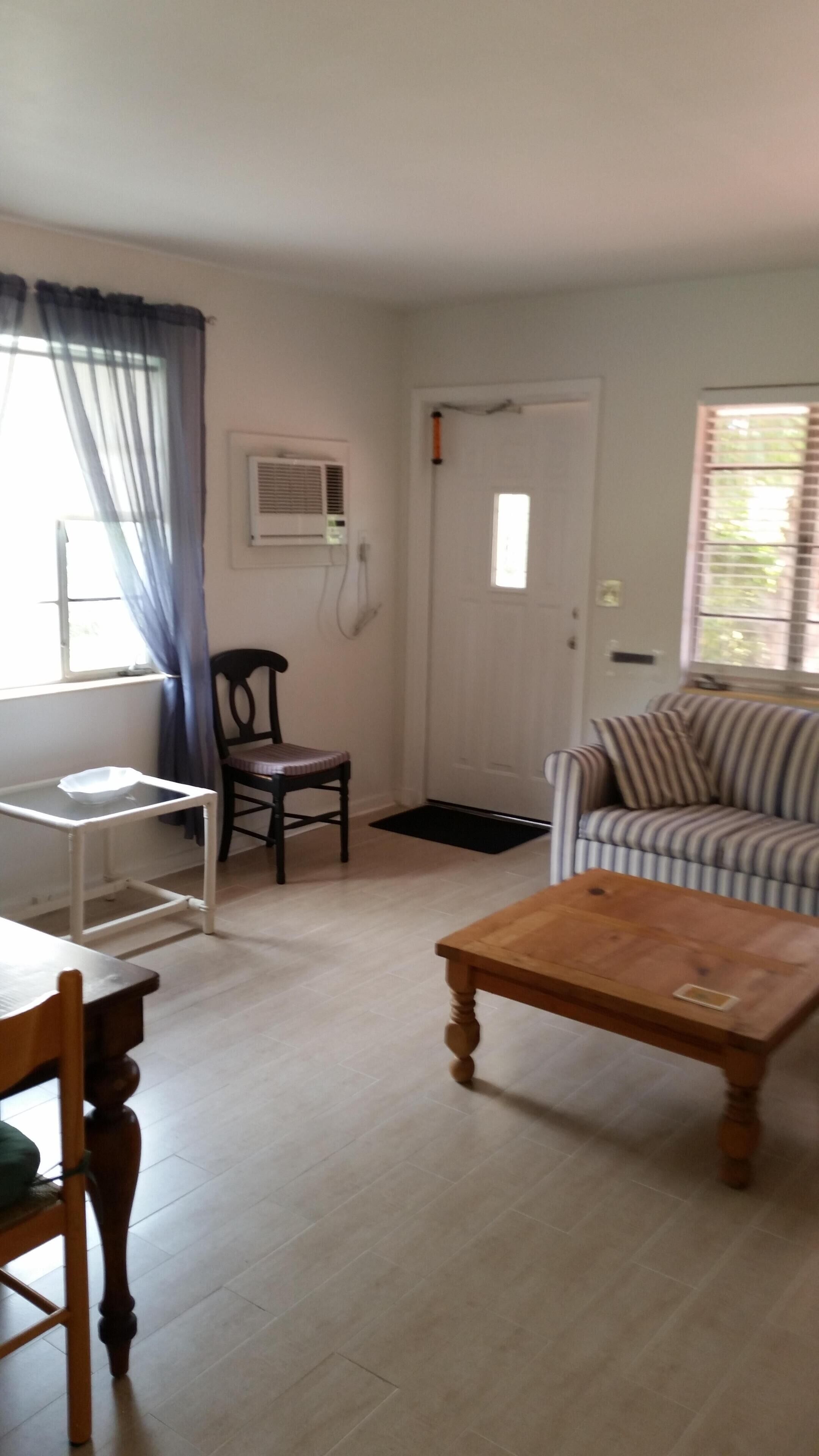 Prime Downtown 1 Bedroom Full Amenities