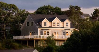 Amazing Views, and Comfortable Spaces in this Well Appointed Island Home