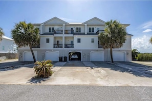 Exterior - Beautiful Town Home Beach Rental In Perdido Key Florida - Pool + Beach Access (Perdido Key)