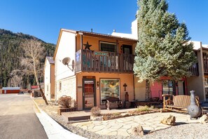 Exterior - Grandview 1 - In Town - Free WiFi - Cable - Gas Burning Fireplace - Gas Grill - (Red River)