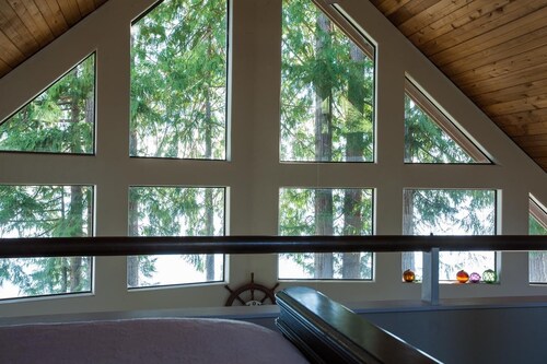 Waterfront Getaway, Beautiful Hood Canal