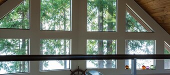 Waterfront Getaway, Belle Hood Canal