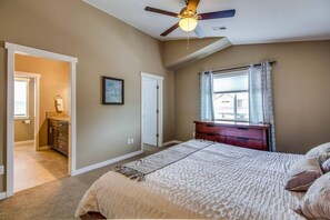 4 chambres, bureau, fer et planche à repasser, Wi-Fi