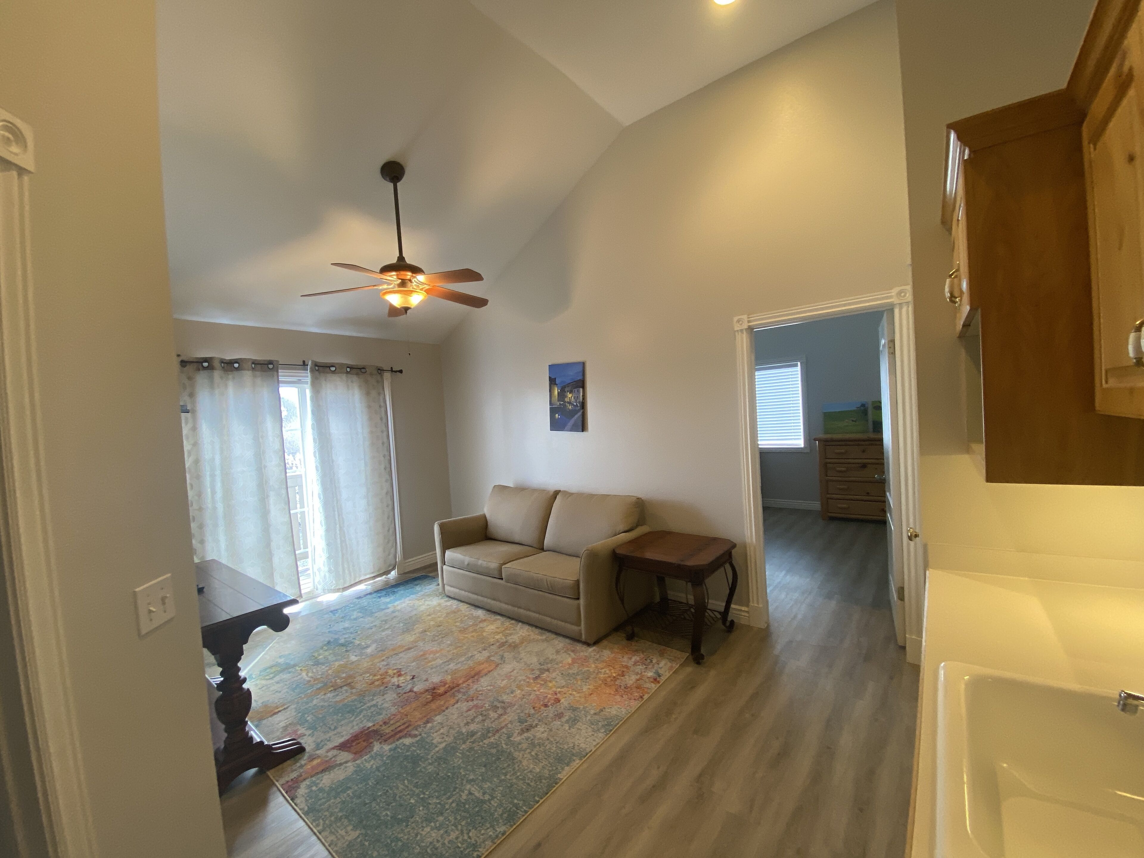 Smart TV, fireplace, DVD player, books