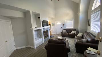 Smart TV, fireplace, DVD player, books