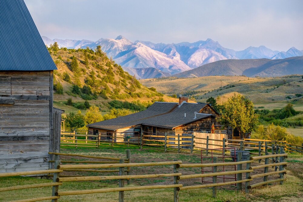 Willetta's Cabin Is An Enlarged Nineteenth Century Log Cabin