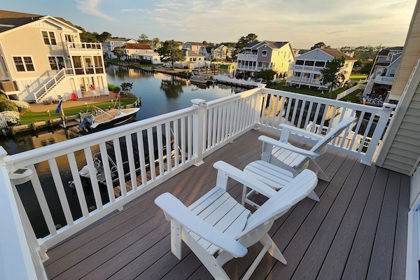 3rd floor large balcony.