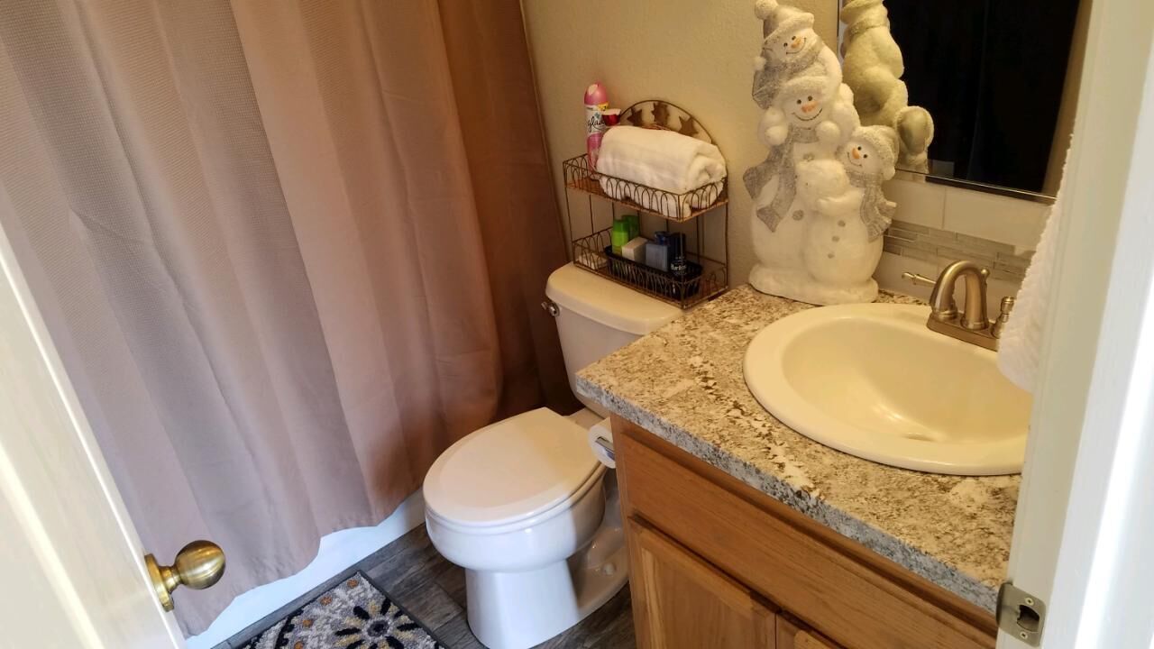 Riverview Suite w/ Jacuzzi