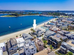 On the beach - Exclusive 1,000sf Ground Fl Waterfront Patio + AC (San Diego)