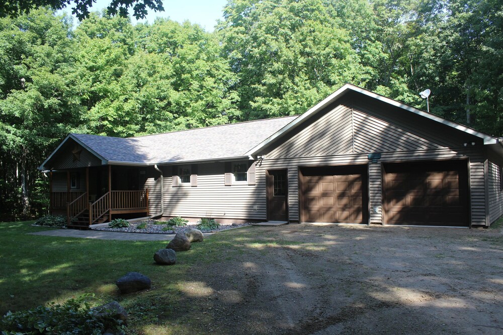 Pictured Rocks Lodge
