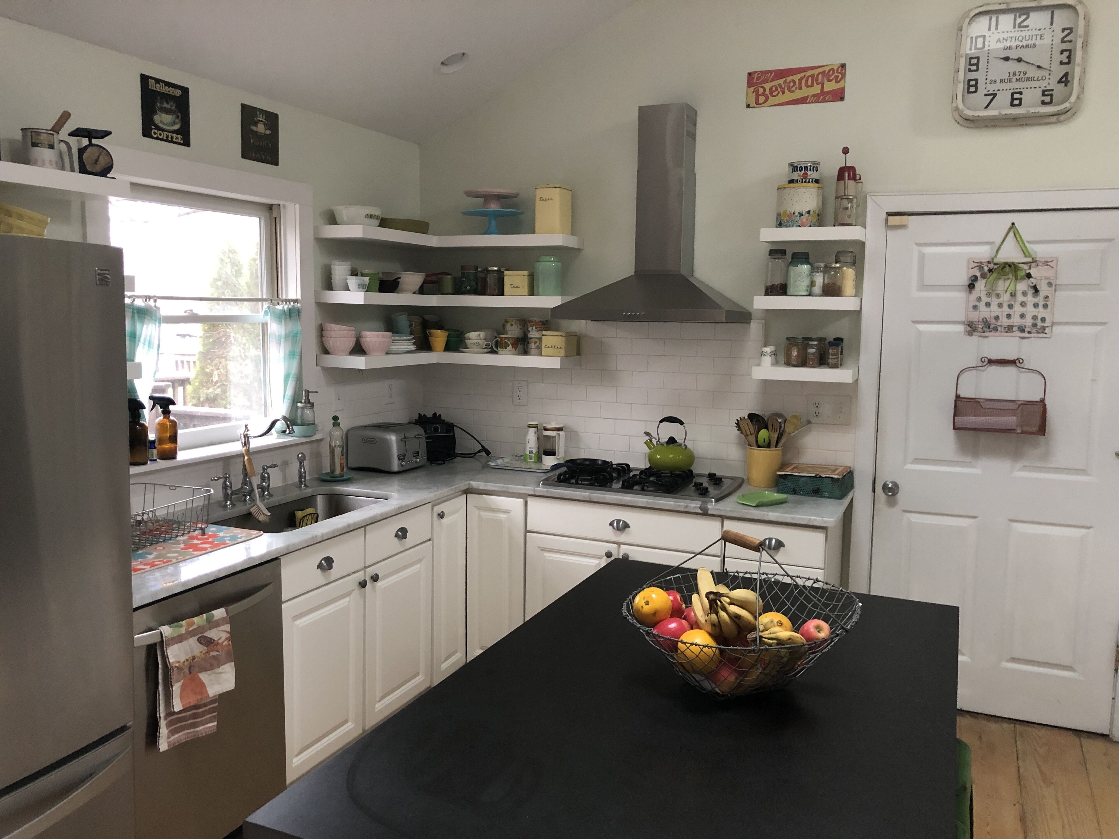 Quiet Country Getaway 4BR/3BA W/ Pool Hot Tub / Movie Theatre