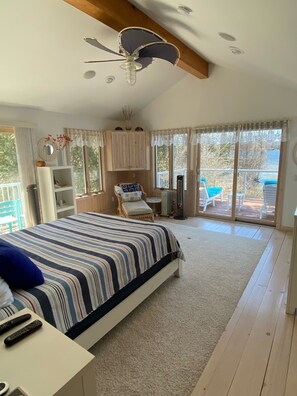 4 bedrooms, desk, iron/ironing board, travel crib - Unique Lake beach Front Property on Lower Lake Herring.... (Frankfort)