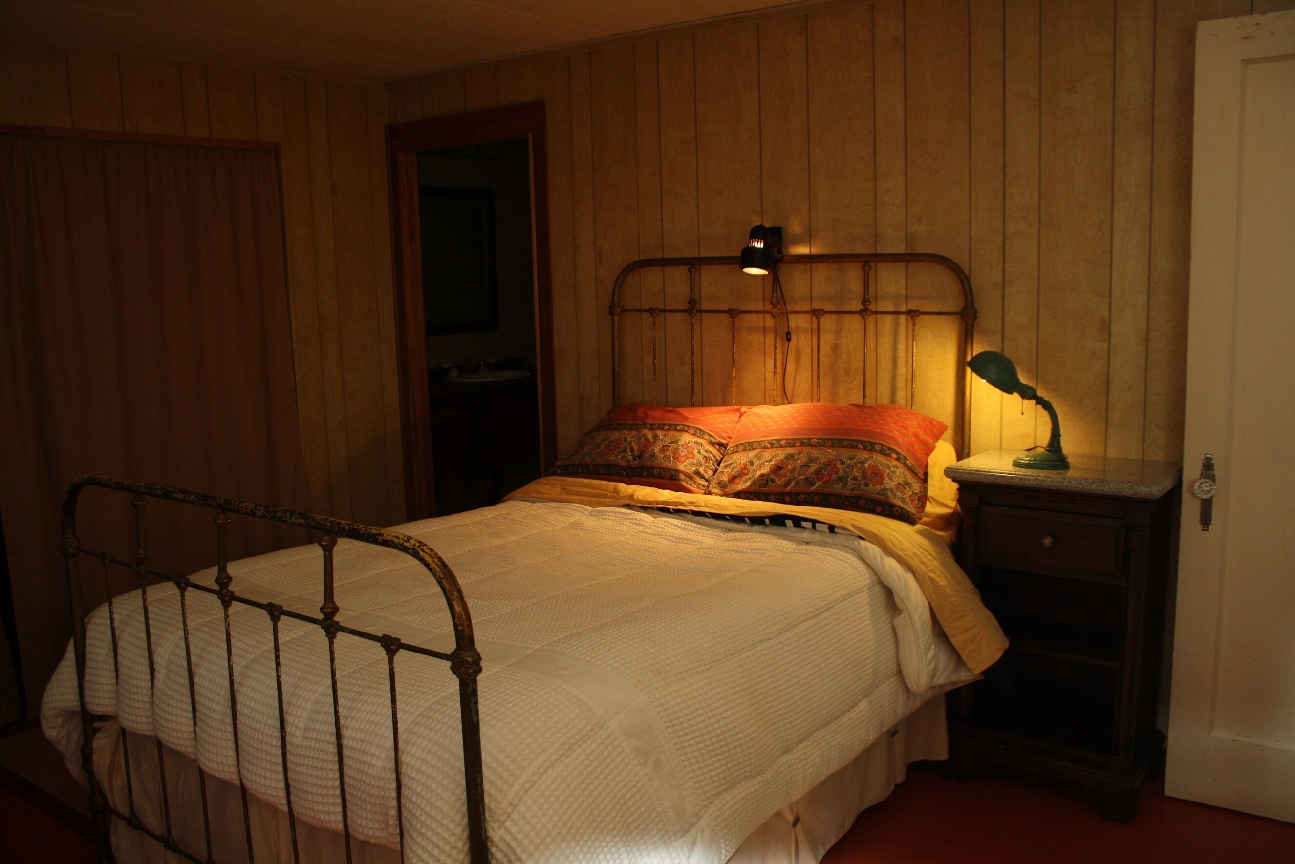 Cozy Freshwater Bay / Elwha River Cabin