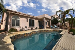 Outdoor pool, a heated pool - Lakefront Luxury Home with a Heated Pool, close to Peoria Sports Complex  (Glendale)