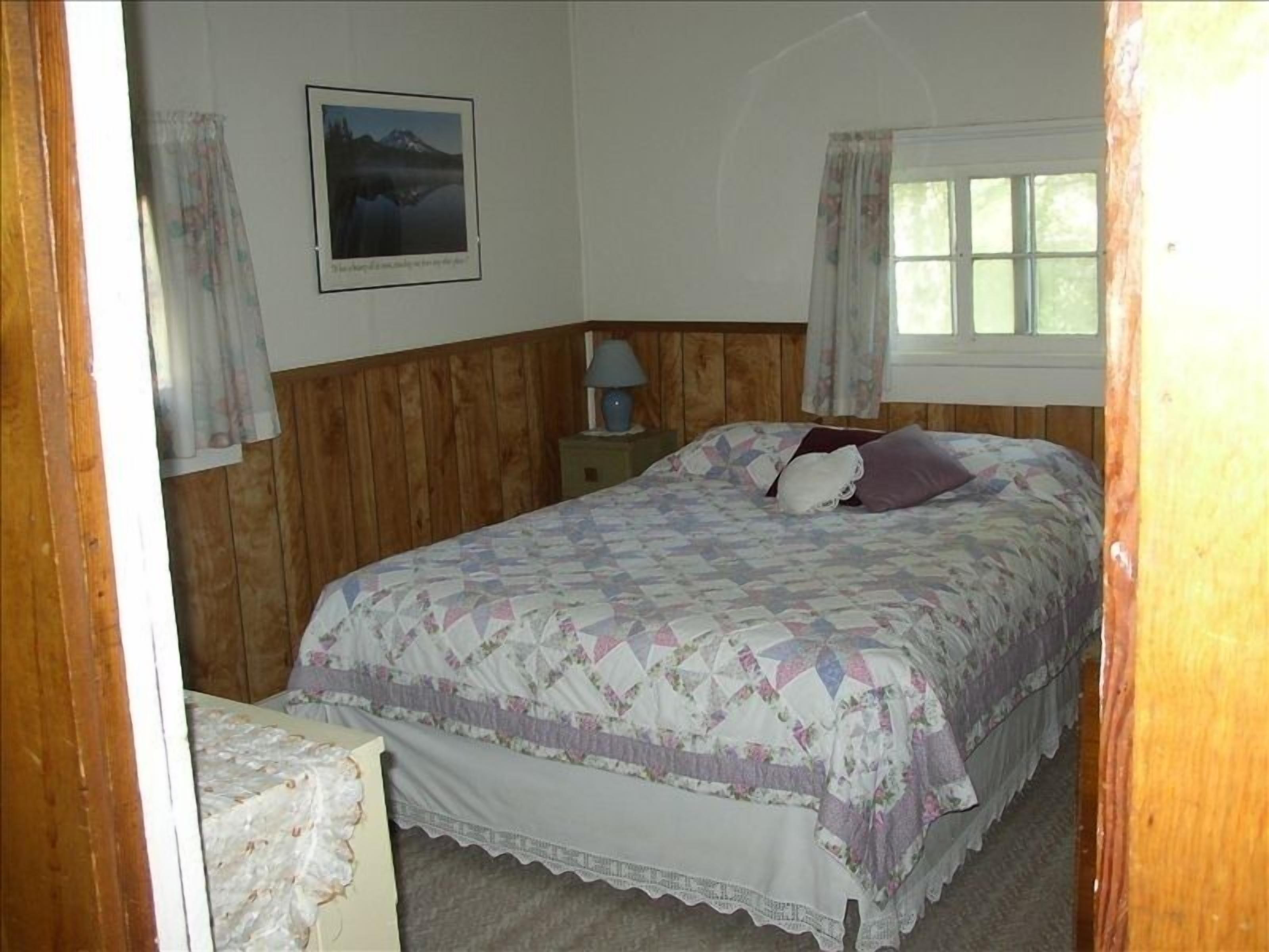 Bend Country Cabins/ Private Setting Pet Friendly - $95/night for 2  plus nights