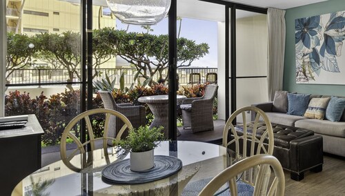 Beachfront Resort - Ground Floor - Corner Unit - Steps to the Beach-Pool-Spa!