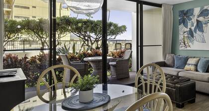 Beachfront Resort - Ground Floor - Corner Unit - Steps to the Beach-Pool-Spa!