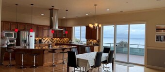 Cannon Beach Arch cape Luxury Vacation Home with Stunning Ocean View