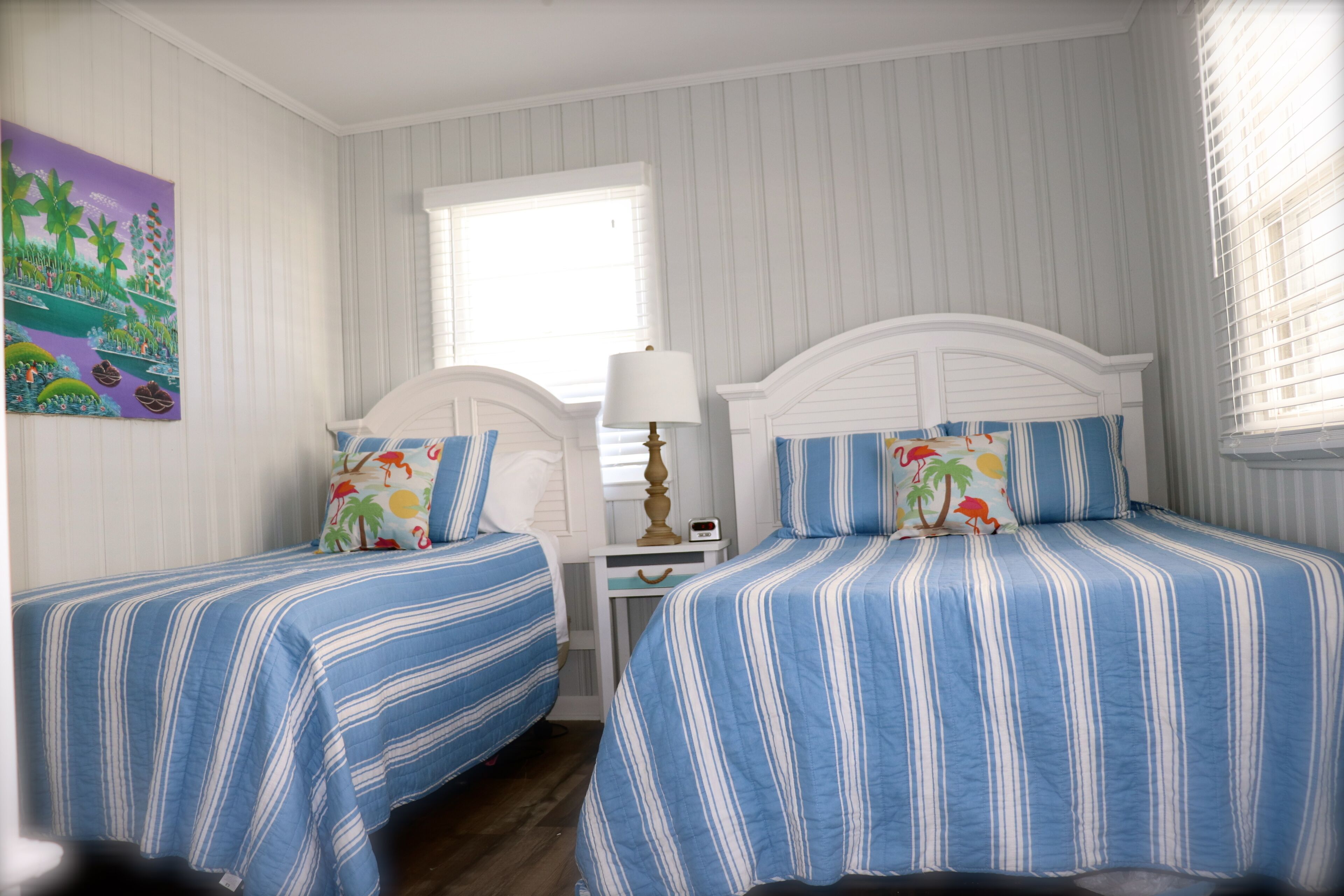 WATER FRONT, PRIVATE POOL, PET FRIENDLY, WIFI, OUTDOOR PARADISE!