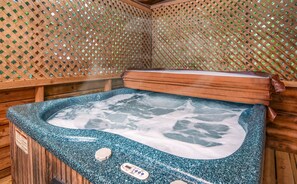 Interior - Time to Relax - 5 1/2 miles from the main strip, Pigeon Forge TN (Sevierville)