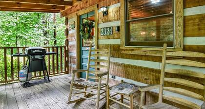 Time to Relax - 5 1/2 miles from the main strip, Pigeon Forge TN