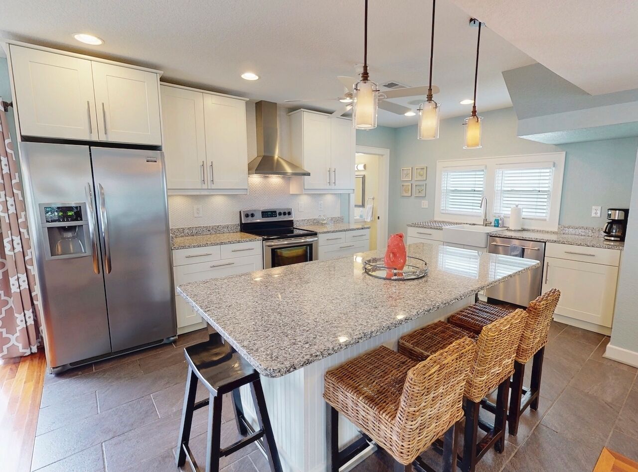 Wonderfully Updated and Renovated in the Historic District.  2-3 Night Min Stay 