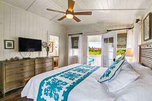 2 bedrooms, iron/ironing board, travel crib, free WiFi - Poipu Beach Plantation Style Cottage (Koloa)