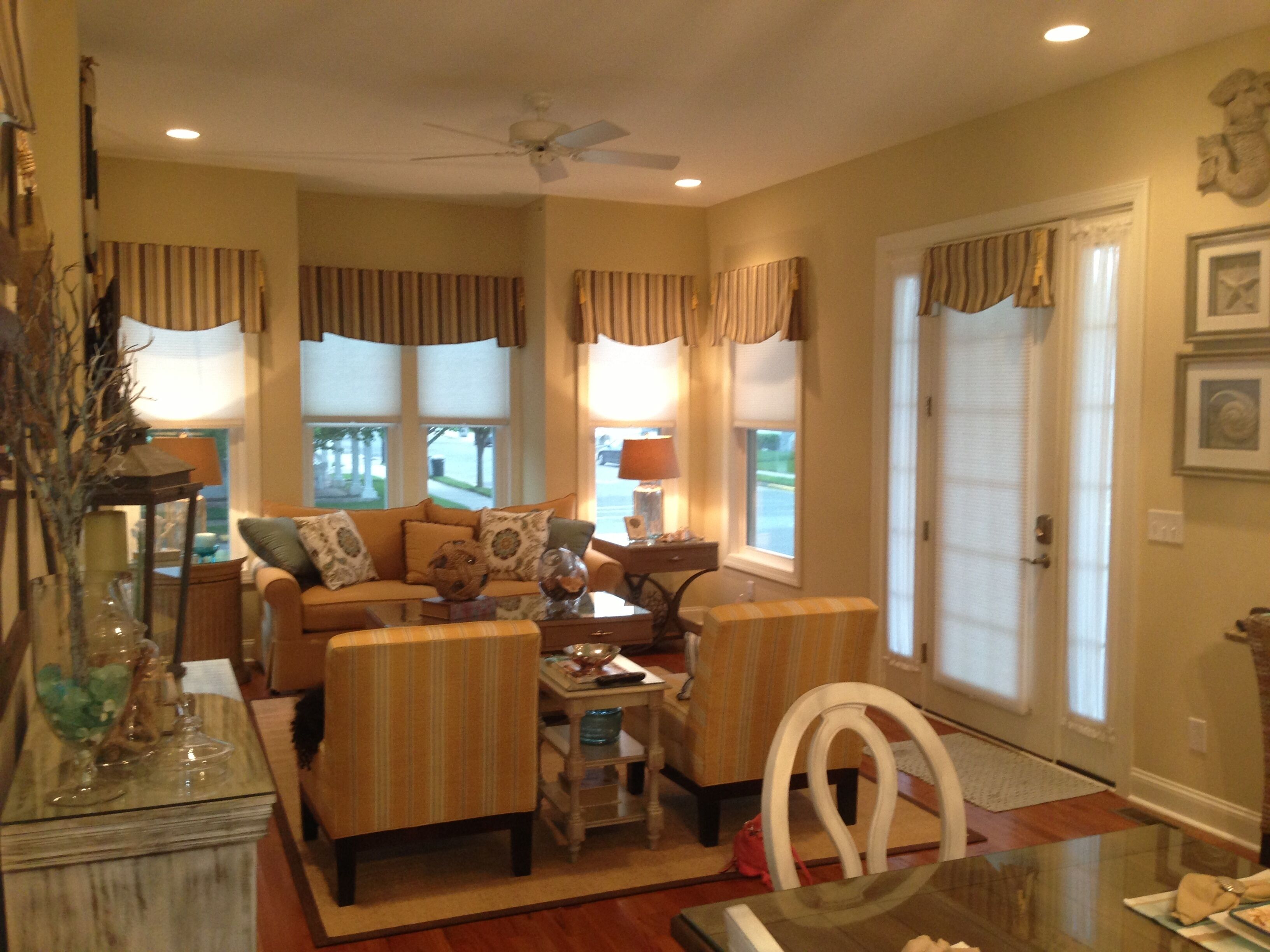 Luxury 5 Star Condo - Coastal Elegance - Premier Location!