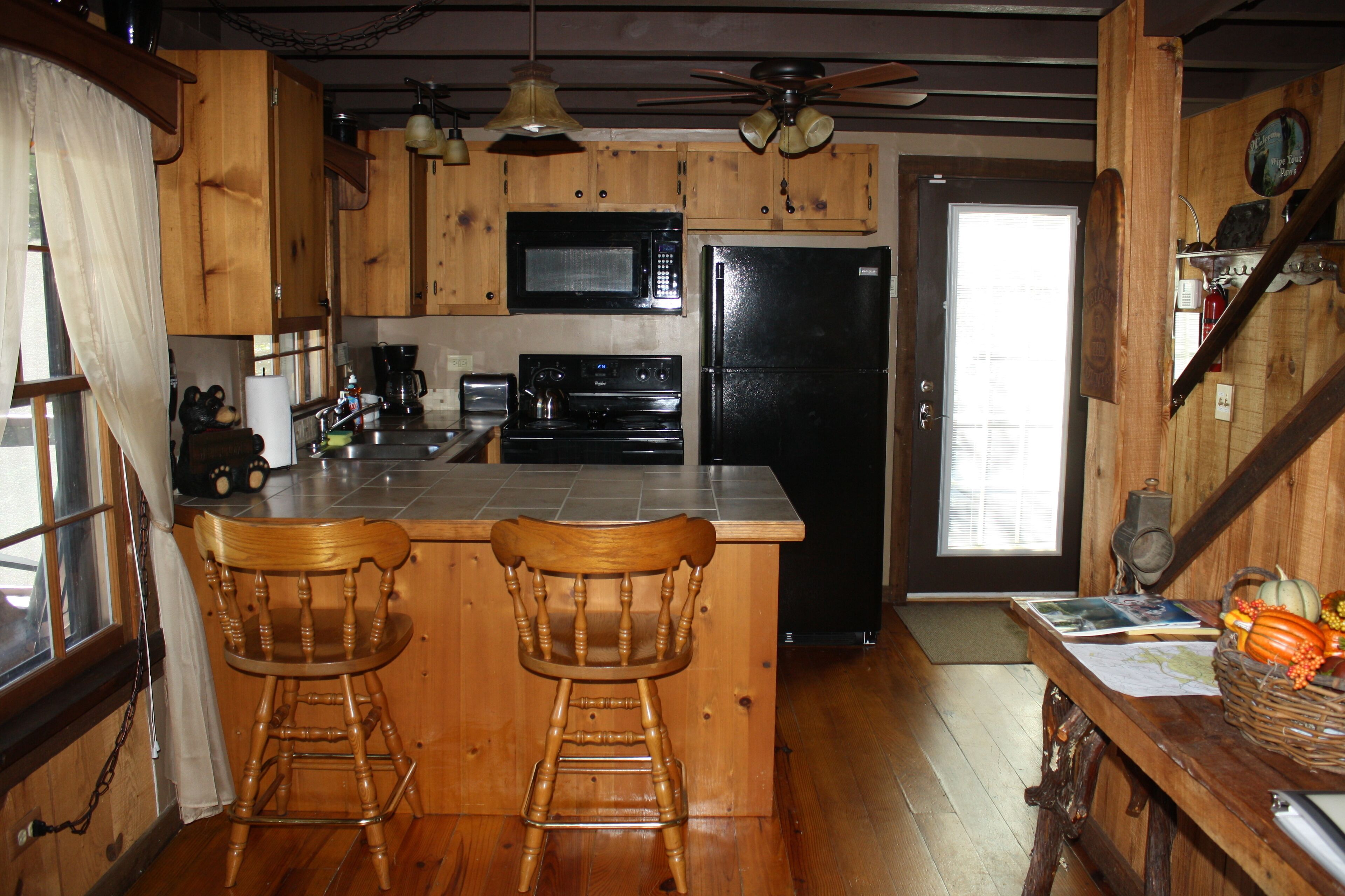 Rabbit Creek Hideaway  Secluded less then 2.5 miles from town!