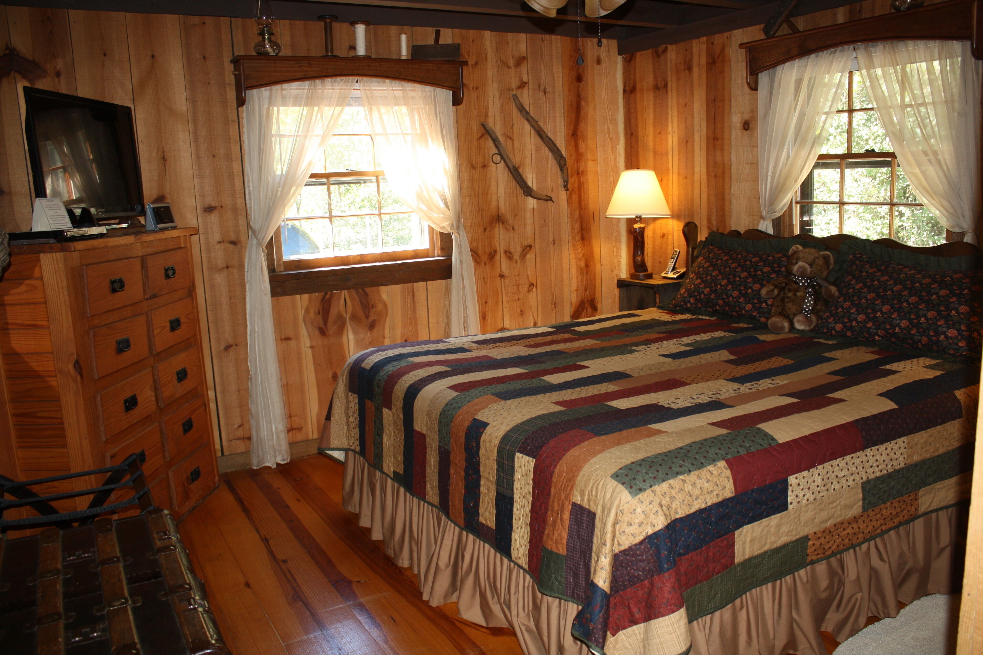 Rabbit Creek Hideaway  Secluded less then 2.5 miles from town!