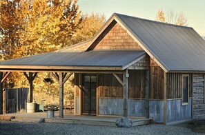 Exterior - Cozy, Rustic Cabins near Chico Hot Springs & only 35 mins to YELLOWSTONE PARK!! (Pray)