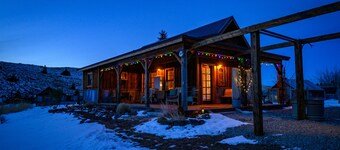 ¡Acogedoras cabañas rústicas cerca de Chico Hot Springs y a solo 35 minutos del YELLOWSTONE PARK!