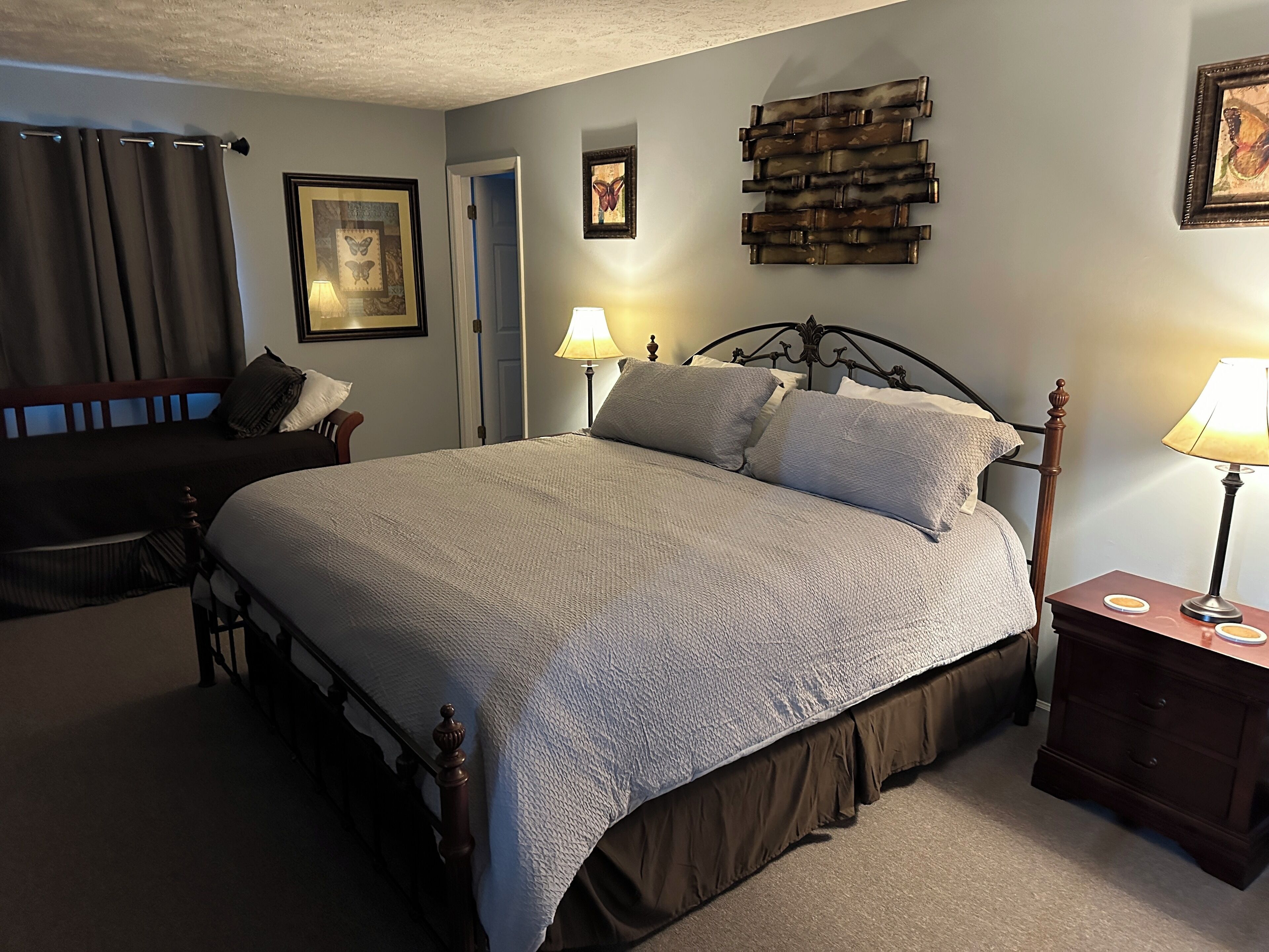 5 bedrooms, iron/ironing board, free WiFi, bed sheets