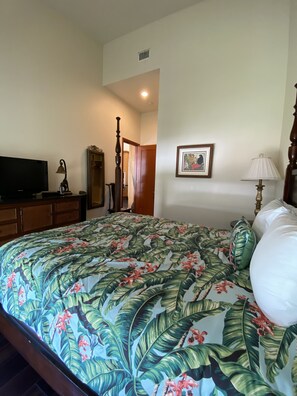 2 bedrooms, in-room safe, iron/ironing board, free WiFi