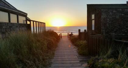 Rentoudu ja nauti kauniista merinäköaloista valoisassa ja avoimessa perheystävällisessä kodissa