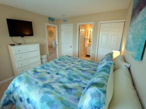 2 bedrooms, memory-foam beds, iron/ironing board, free WiFi