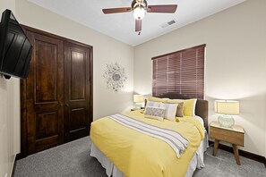 3 soveværelser, skrivebord, strygejern/strygebræt, weekendseng