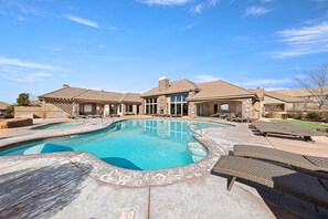 Udendørs pool, opvarmet pool