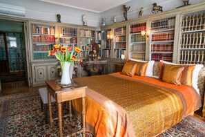 4 chambres, coffres-forts dans les chambres, fer et planche Ă repasser