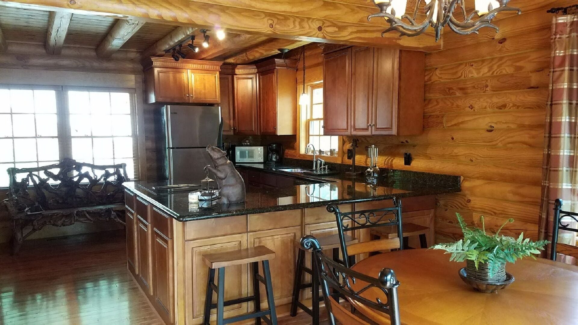 Lake-Front Cabin on Keowee--Luxury Tritoon available- 2 Night Rentals available!