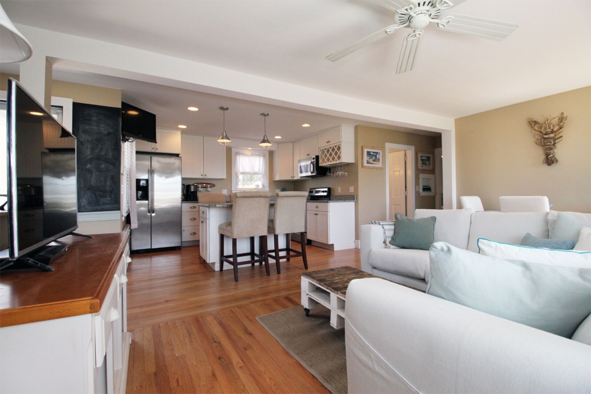 The Beach House - Charming Cottage Close To It All!