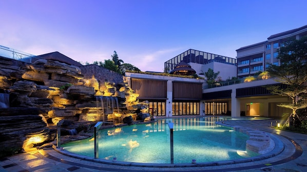 Indoor pool, outdoor pool, open 8:00 AM to 11:30 PM, pool loungers